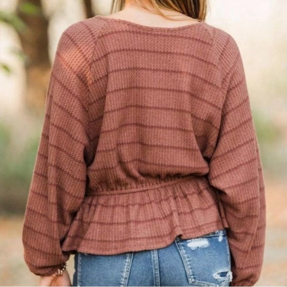 Buckle En Creme Striped Waffle Knit Peplum Top - Picture 7 of 7